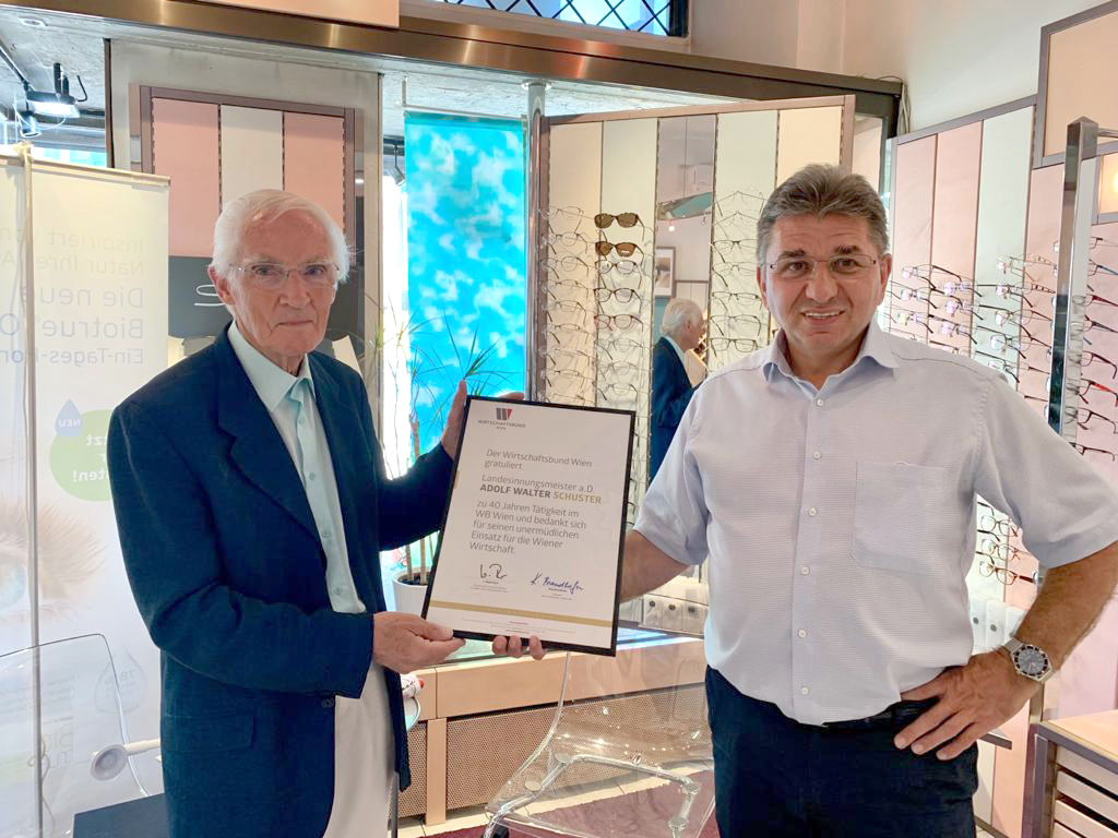 Ehrung für Optiker Schuster: 40 Jahre Engagement